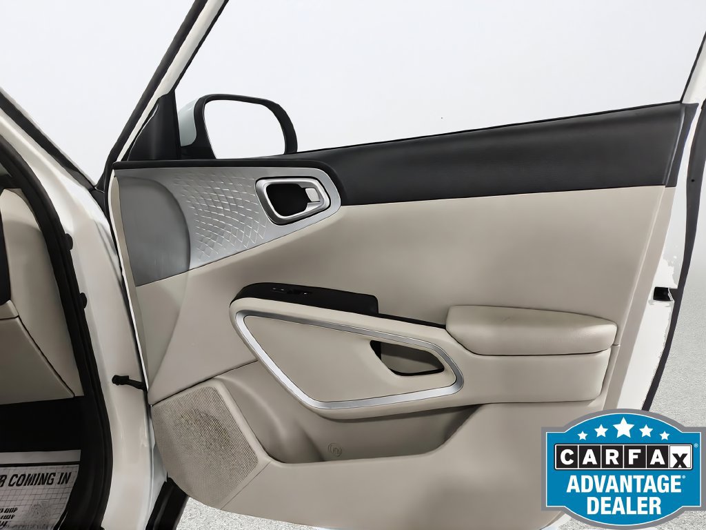 Used 2022 Kia Soul LX FWD image 33