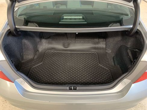 Used 2017 Toyota Camry SE w/ Moonroof Package image 6