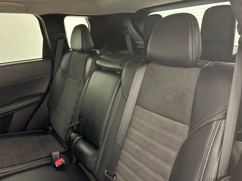 Used 2025 Mitsubishi Outlander SE FWD image 28