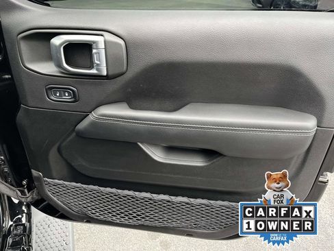 Used 2022 Jeep Wrangler Unlimited Sahara image 22