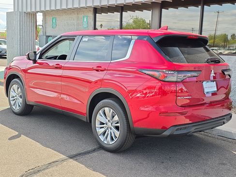 New 2026 Mitsubishi Outlander ES FWD image 5