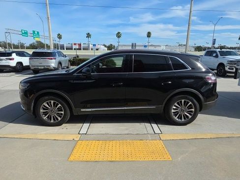 Used 2022 Lincoln Nautilus FWD w/ Premium Package image 7