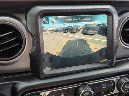 Certified 2022 Jeep Gladiator Sport image 25