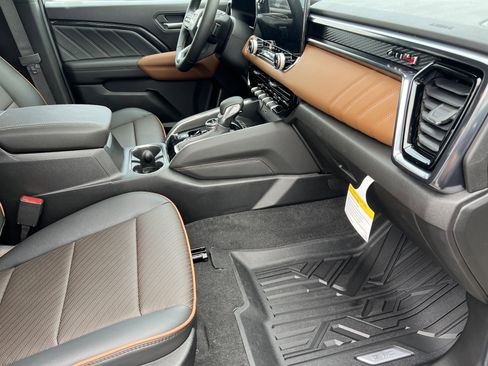 New 2026 GMC Canyon AT4 w/ Technology Plus Package AWD/4WD image 20