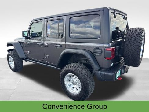 Used 2025 Jeep Wrangler Unlimited Rubicon w/ Convenience Group AWD/4WD image 5