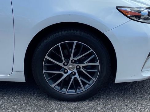 Used 2017 Lexus ES 350 w/ Navigation System Package FWD image 10