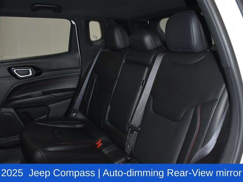 Used 2025 Jeep Compass Trailhawk AWD/4WD image 25