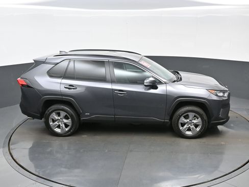 Used 2022 Toyota RAV4 LE AWD/4WD image 39