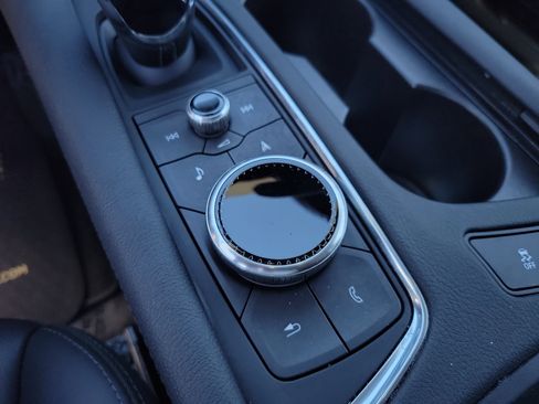 Certified 2025 Cadillac XT5 Premium Luxury image 27