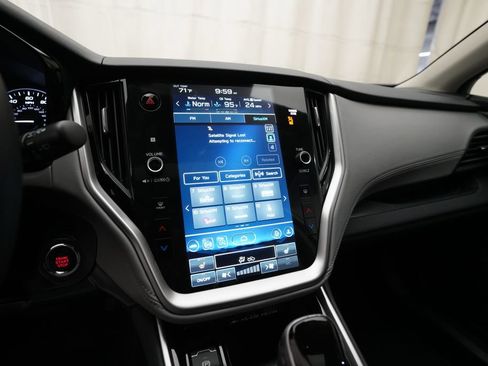 Used 2025 Subaru Outback Premium w/ Popular Package #1A image 7