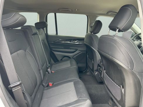 Certified 2023 Jeep Grand Cherokee Laredo image 29