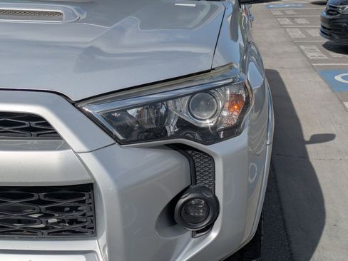 Used 2018 Toyota 4Runner TRD Off-Road AWD/4WD image 12