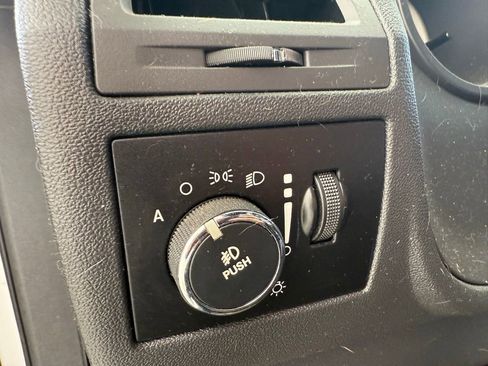 Used 2013 Dodge Challenger SRT8 w/ Harman Kardon Audio Group image 13