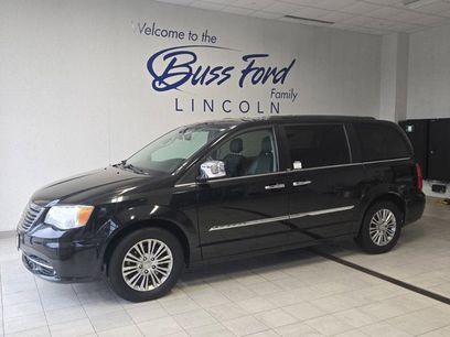 Used 2014 Chrysler Town & Country Touring-L w/ Driver Convenience Group