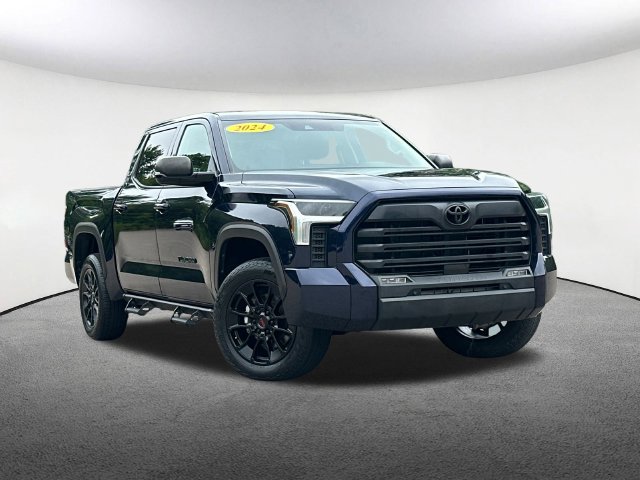 Used 2024 Toyota Tundra SR5 w/ SR5 Premium Package AWD/4WD image 14