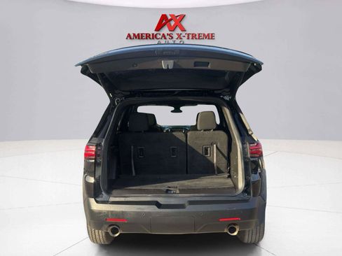 Used 2022 Chevrolet Traverse LT FWD image 61