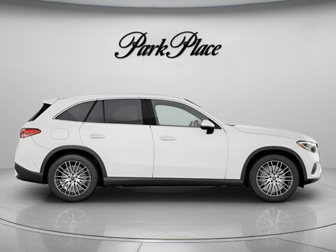 Used 2026 Mercedes-Benz GLC 300 image 28