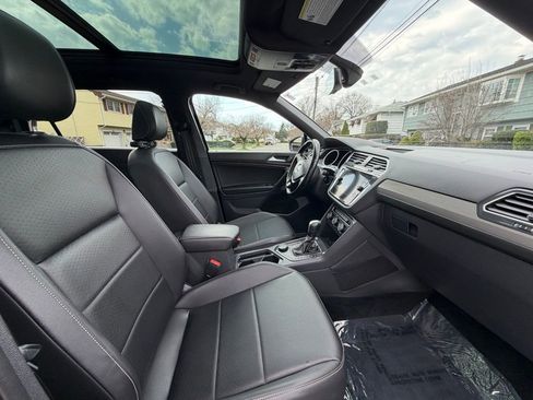 Used 2021 Volkswagen Tiguan SE R-Line AWD/4WD image 11