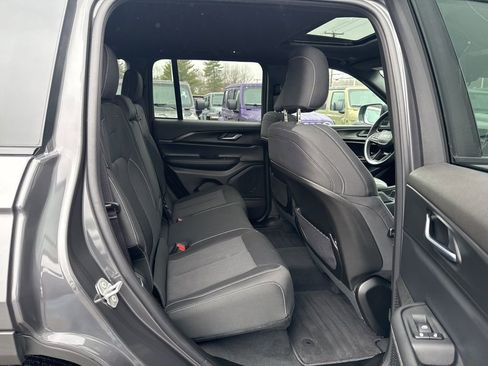 New 2025 Jeep Grand Cherokee 4WD image 25
