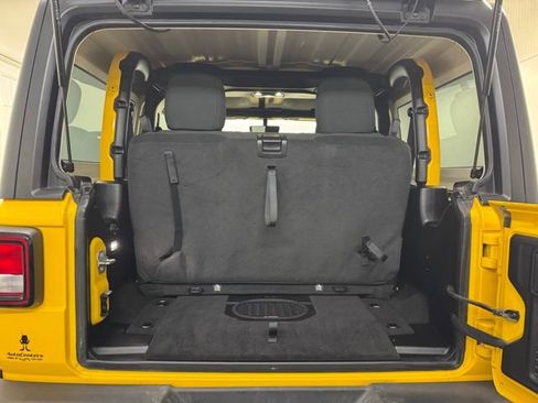 Used 2021 Jeep Wrangler Sport image 32