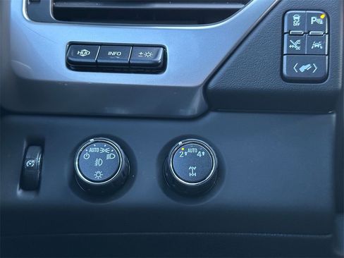 Used 2017 Chevrolet Tahoe Premier image 33