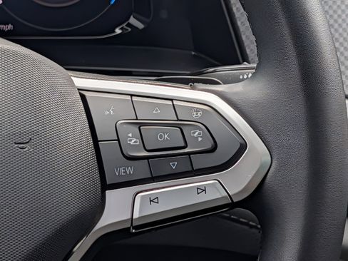 Used 2024 Volkswagen Atlas Peak Edition SE AWD/4WD image 23