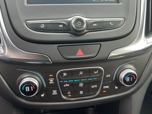 Used 2018 Chevrolet Equinox LT image 34