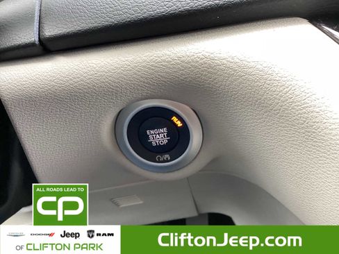 Certified 2018 Chrysler Pacifica Touring-L Plus image 24