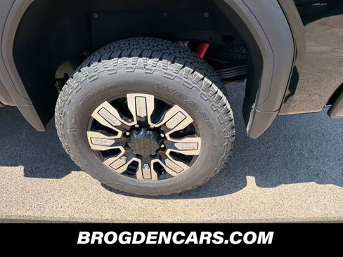 New 2026 GMC Sierra 2500 Denali w/ LPO, Black Badging Package AWD/4WD image 10
