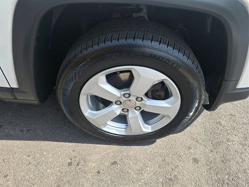 Used 2018 Jeep Compass Latitude w/ Popular Equipment Group AWD/4WD image 28