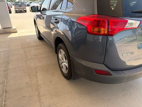 Used 2013 Toyota RAV4 LE FWD image 5