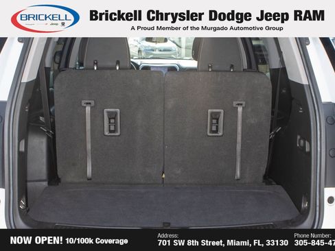 Used 2023 GMC Acadia SLE image 9