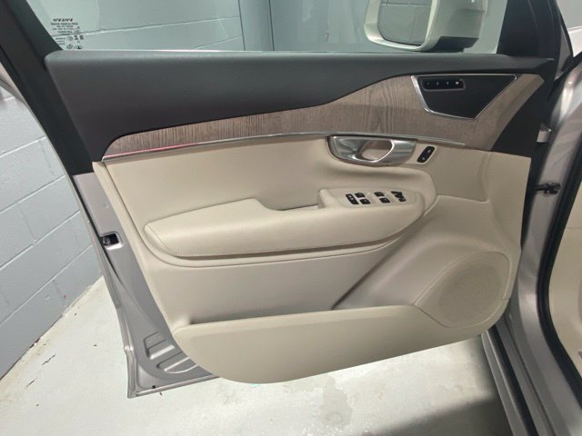 Used 2024 Volvo XC90 B5 Plus AWD/4WD image 7