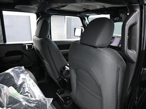 New 2026 Jeep Gladiator Sport image 35