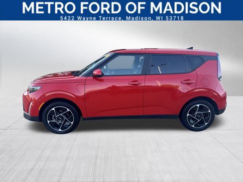 Used 2023 Kia Soul EX image 2