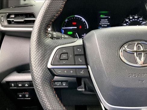 Used 2021 Toyota Sienna XSE w/ XSE Plus Package AWD/4WD image 23