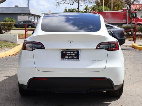 Used 2024 Tesla Model Y Long Range image 11