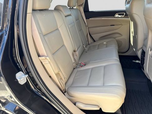 Used 2017 Jeep Grand Cherokee Limited AWD/4WD image 23