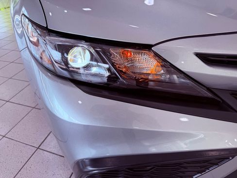 Used 2022 Toyota Camry SE w/ Audio Upgrade Package FWD image 14