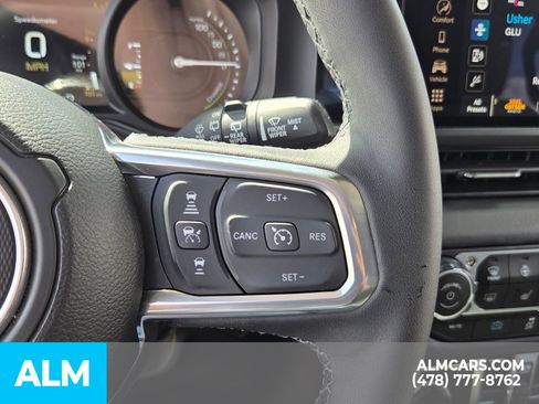 Used 2025 Jeep Wrangler Unlimited Sahara AWD/4WD image 30