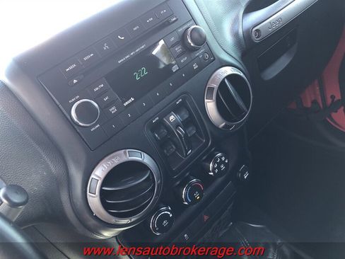 Used 2018 Jeep Wrangler Unlimited Sport S AWD/4WD image 14
