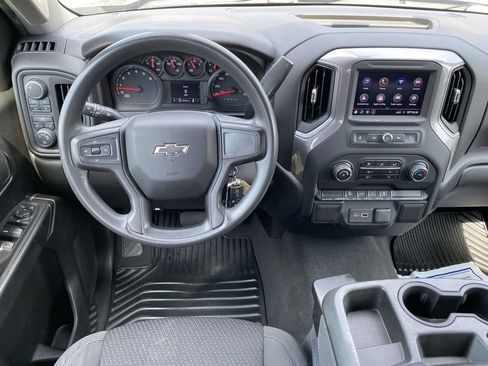 Used 2021 Chevrolet Silverado 1500 Custom Trail Boss AWD/4WD image 9