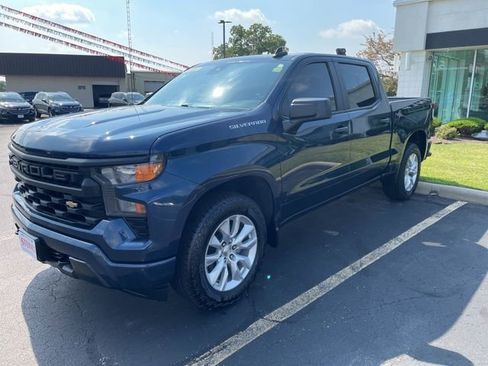 Used 2022 Chevrolet Silverado 1500 Custom image 3