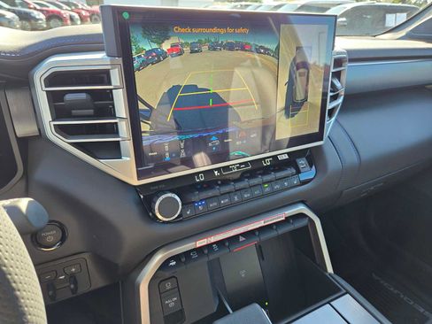 Used 2025 Toyota Sequoia Platinum AWD/4WD image 31