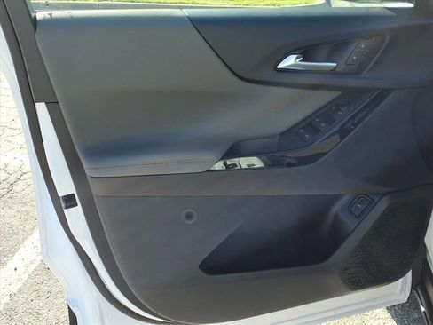 New 2026 Chevrolet Equinox LT w/ Convenience Package II FWD image 14