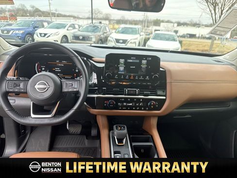 Certified 2025 Nissan Pathfinder Platinum image 15