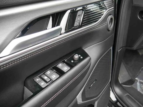 New 2025 Jeep Wagoneer L Series II image 24