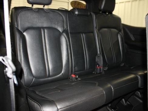 Used 2023 Jeep Wagoneer Series II AWD/4WD image 30