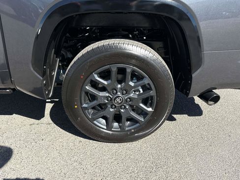 New 2026 Toyota Tundra Platinum w/ Tow Tech Package AWD/4WD image 6