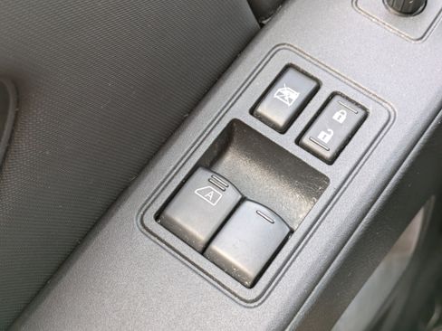 Used 2022 Nissan Frontier SV image 22